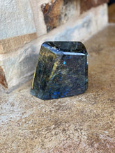 Load image into Gallery viewer, Labradorite - Freeform