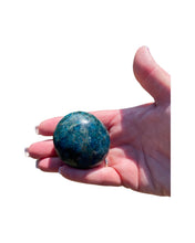 Load image into Gallery viewer, Apatite Palm Stone Polished Round
